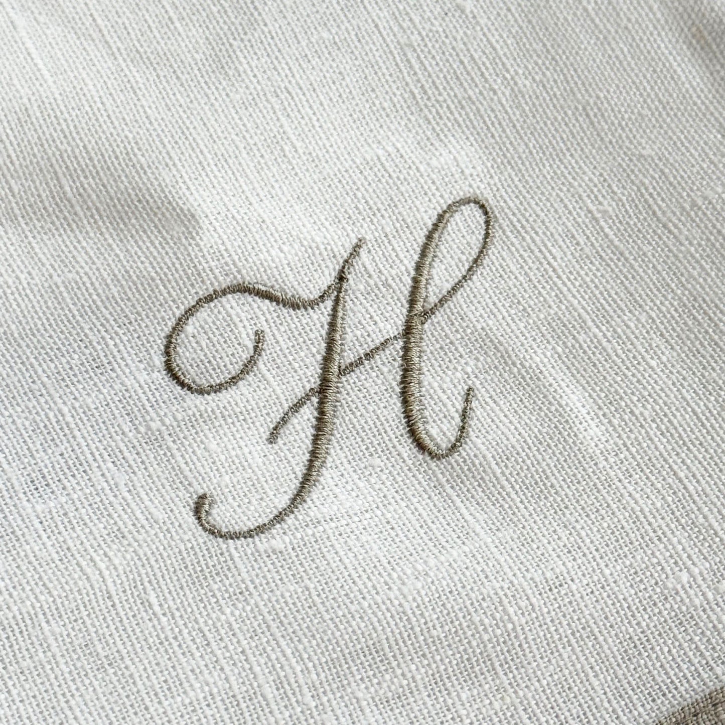 Linen guest hand towel